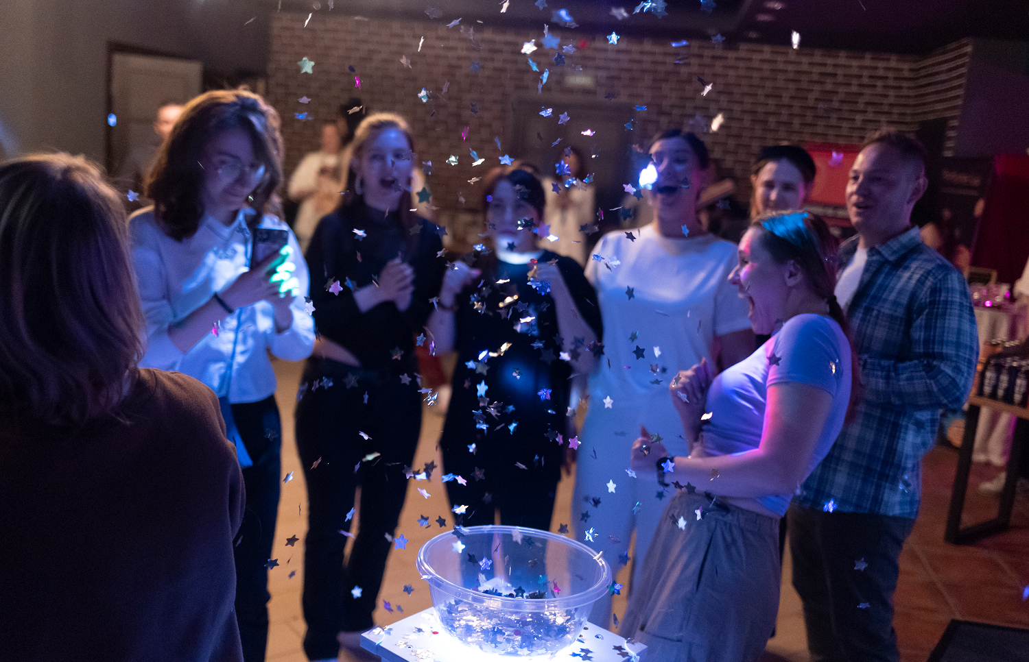 «Лучше звоните Вере»